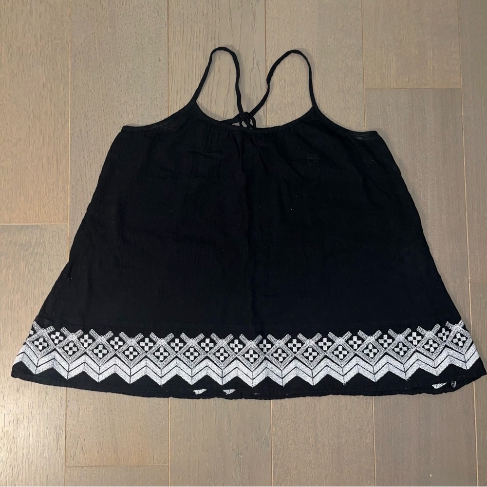 Old Navy Black & White Embroidered Sleeveless Smock Cami Tank Top